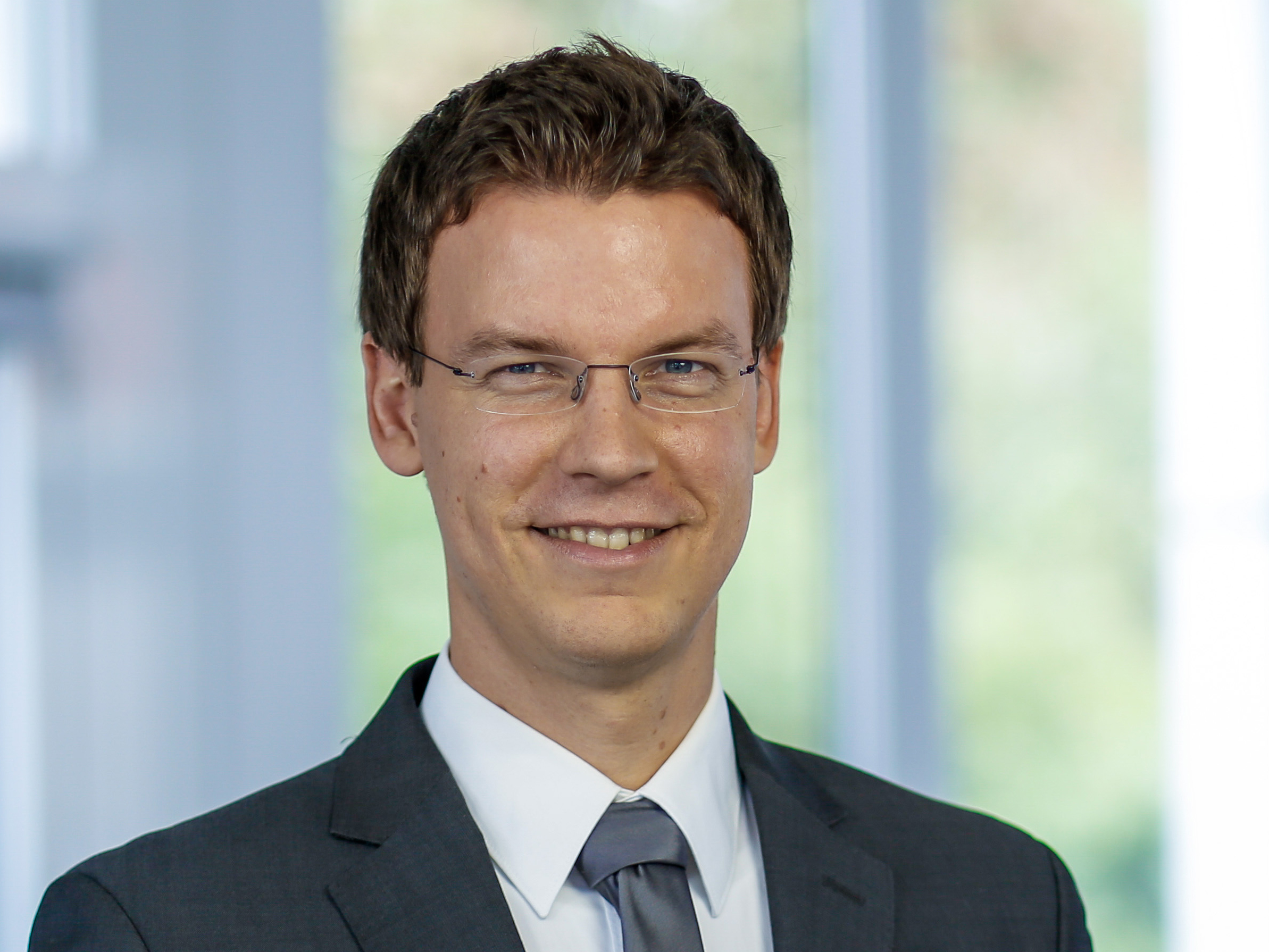 Dr. Christoph Schweizer